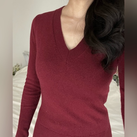 J. Crew 100% cashmere v-neck sweater XXS - Picture 8 of 14